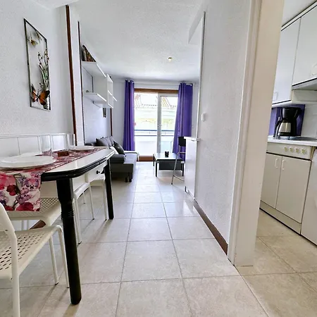 La Arena アパート *